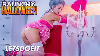 Si Cantik Berambut Coklat Shrima Malati Menikmati Kontol Besar Di Halloween