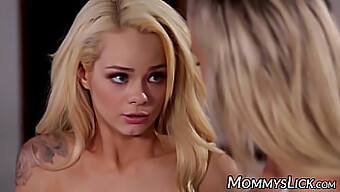 Elsa Jean, Una Splendida Bionda Lesbica, Si Concede Auto-Piacere Ed Esplorazione