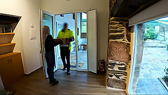 Wife Gives A Surprise Blowjob To The Delivery Man