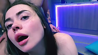 Amatör Kız Arkadaş Oral Seks Yapıyor Ve Bir Creampie Alıyor