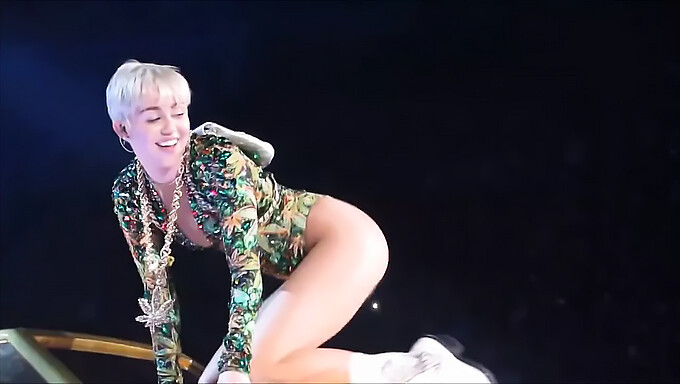 Miley Cyrus的诱人表演导致了不可避免的高潮