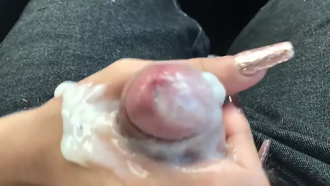 ¡mira Este Video Hd De Una Increíble Paja Y Tragar Semen!