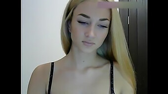 Søde Amatør Babe Astarta69 Giver Live Webcam Show