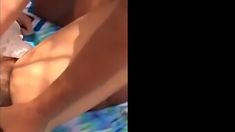 Orang Asing Bertemu Dengan Gadis Amatur Di Maspalomas Melakukan Seks Di Tempat Awam