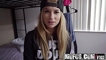 Pov Modelka Arya Fae A Jmac Skúmajú Svoje Sexuálne Túžby V Cumming Of Age - Časť 1