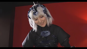 O Fetiță Asiatică Cosplay Într-Un Videoclip Japonez Cu Tomei