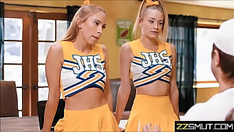 Seksi Cheerleader Ve Antrenör Sıcak Bir Karşılaşmaya Giriyor