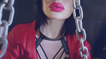 Bdsm Mistress Emma Bermain Dengan Mainan Seks Dan Wajah Selesai