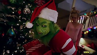 Cherry Deville Đóng Vai Chính Trong Một Bản Nhái Xxx Của Grinch