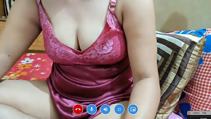 Amateur Indian Mature Webcam Show With Big Natural Tits